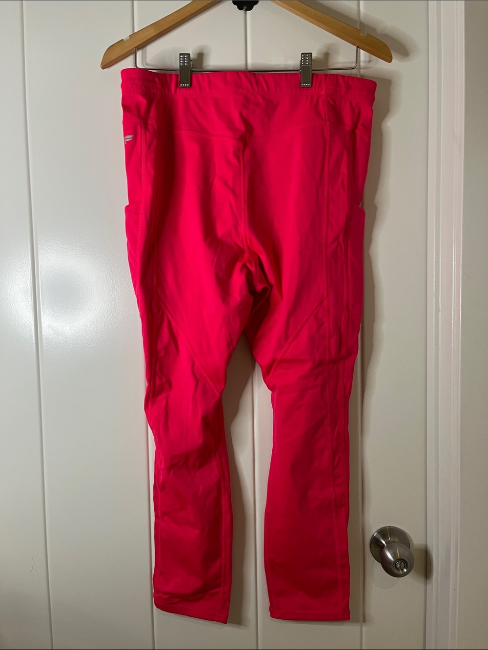 Fabletics Hot Pink Active Leggings with Side Pockets - Picture 5 of 6